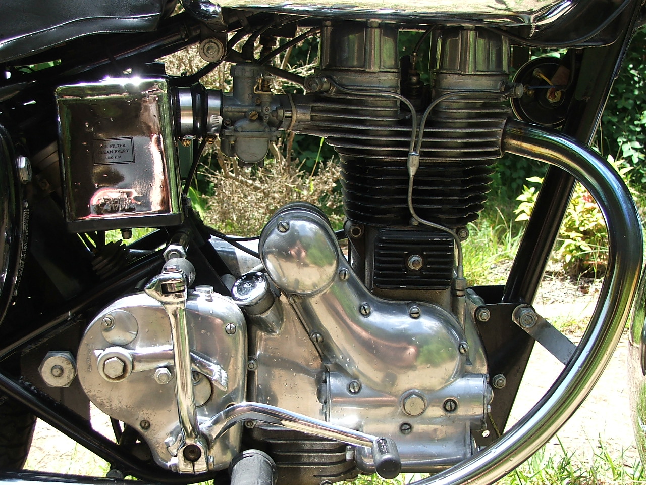 Engine closeup, right, 350 enfield